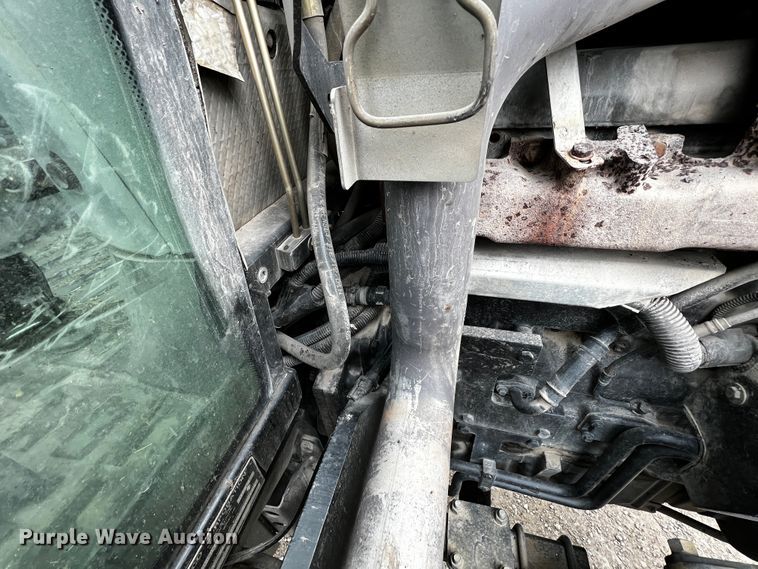 image for item JH9315 2006 Challenger MT465B  MFWD tractor