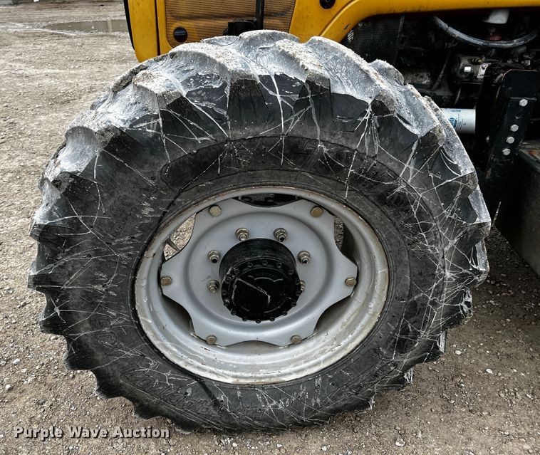 image for item JH9315 2006 Challenger MT465B  MFWD tractor