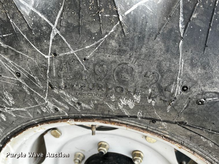 image for item JH9315 2006 Challenger MT465B  MFWD tractor