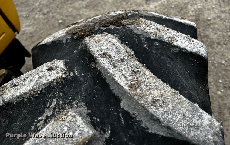 image for item JH9315 2006 Challenger MT465B  MFWD tractor