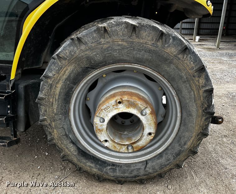 image for item JH9315 2006 Challenger MT465B  MFWD tractor