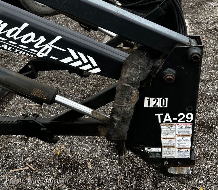 image for item JH9315 2006 Challenger MT465B  MFWD tractor