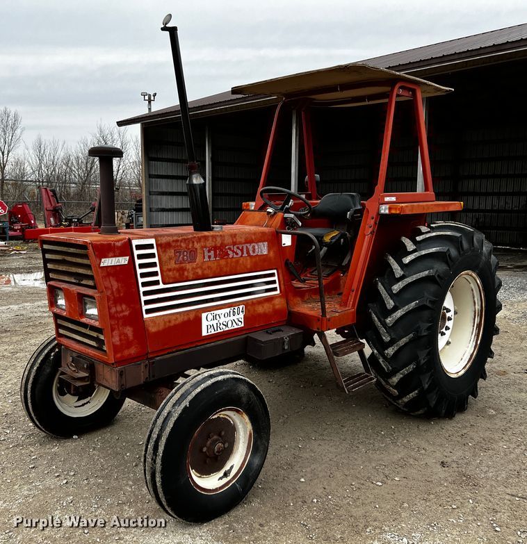image for item JH9316 Hesston 780  tractor