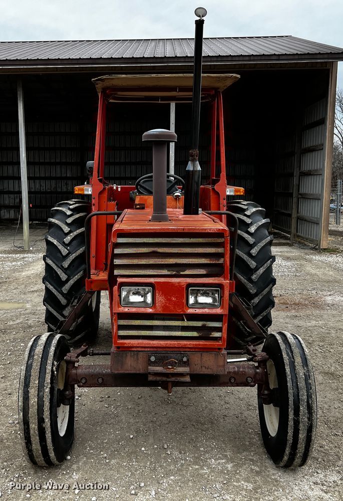 image for item JH9316 Hesston 780  tractor