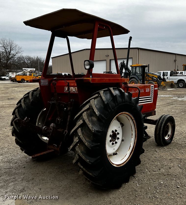 image for item JH9316 Hesston 780  tractor