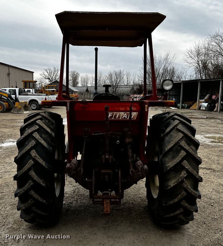 image for item JH9316 Hesston 780  tractor