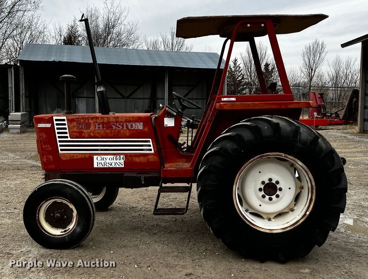 image for item JH9316 Hesston 780  tractor