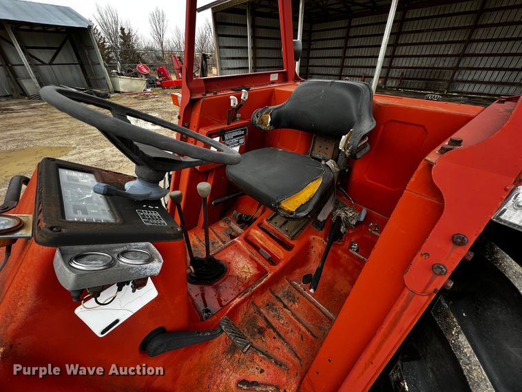 image for item JH9316 Hesston 780  tractor