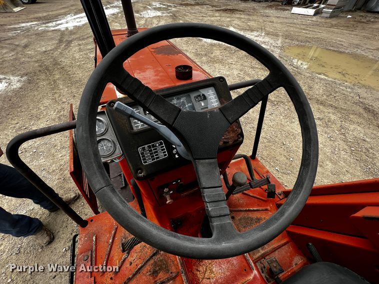 image for item JH9316 Hesston 780  tractor