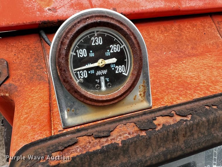 image for item JH9316 Hesston 780  tractor