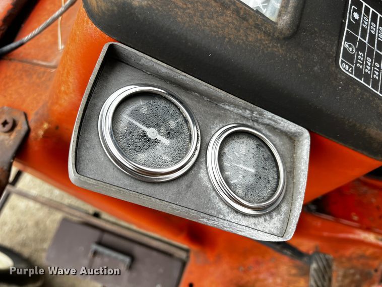 image for item JH9316 Hesston 780  tractor