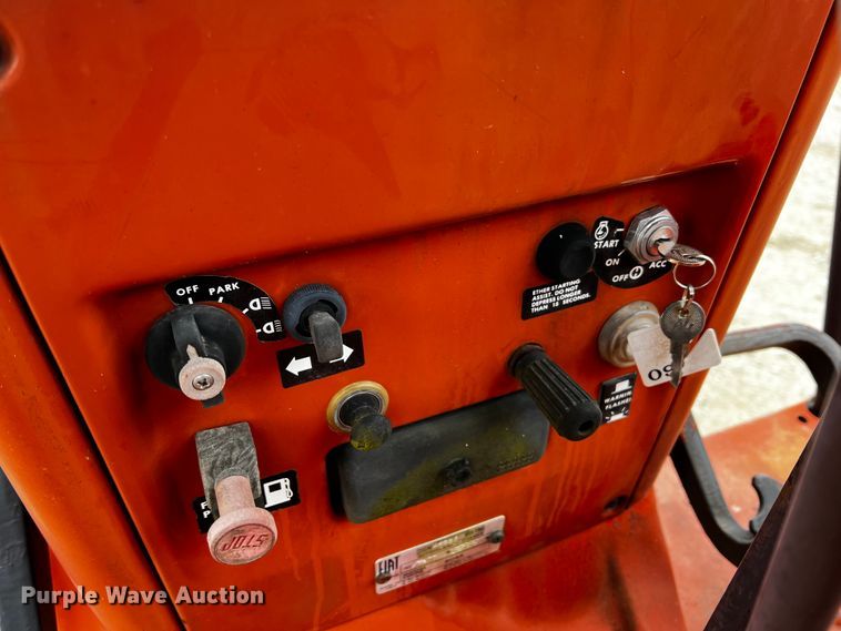 image for item JH9316 Hesston 780  tractor