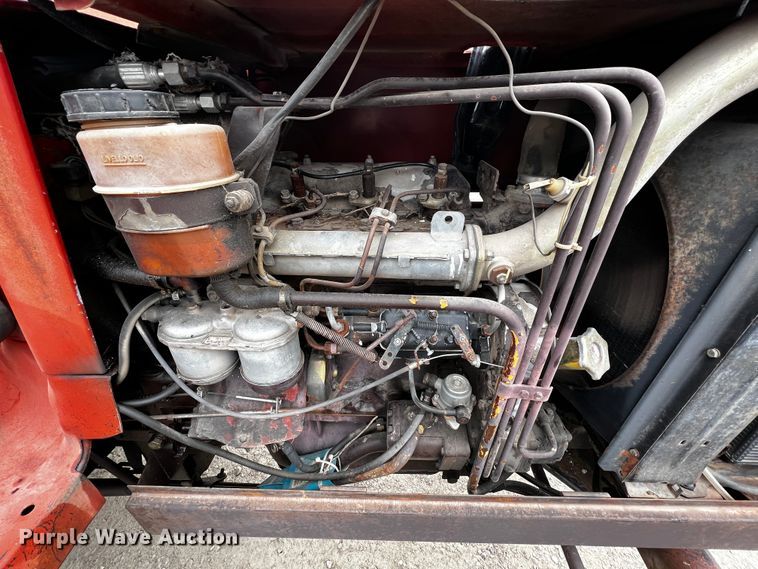 image for item JH9316 Hesston 780  tractor