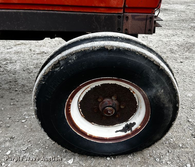 image for item JH9316 Hesston 780  tractor