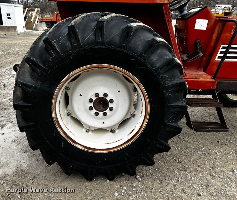 image for item JH9316 Hesston 780  tractor