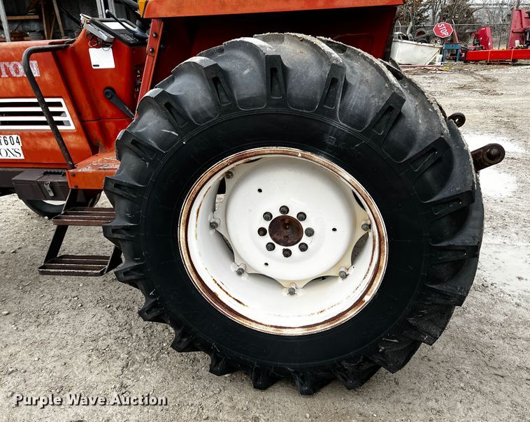 image for item JH9316 Hesston 780  tractor