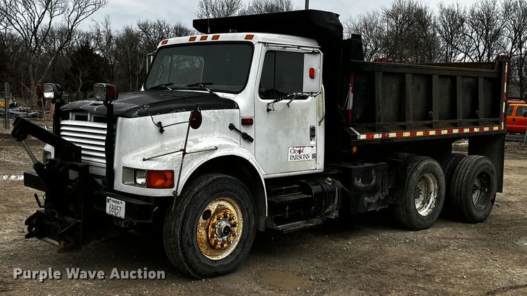 image for item JH9317 1993 International 4900  dump truck