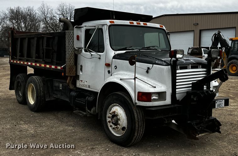 image for item JH9317 1993 International 4900  dump truck