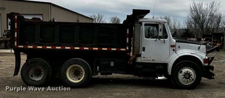 image for item JH9317 1993 International 4900  dump truck
