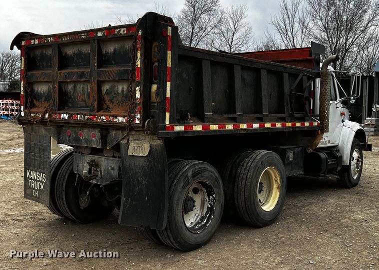 image for item JH9317 1993 International 4900  dump truck