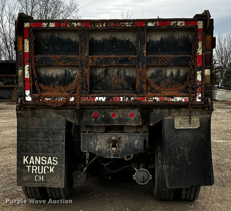 image for item JH9317 1993 International 4900  dump truck