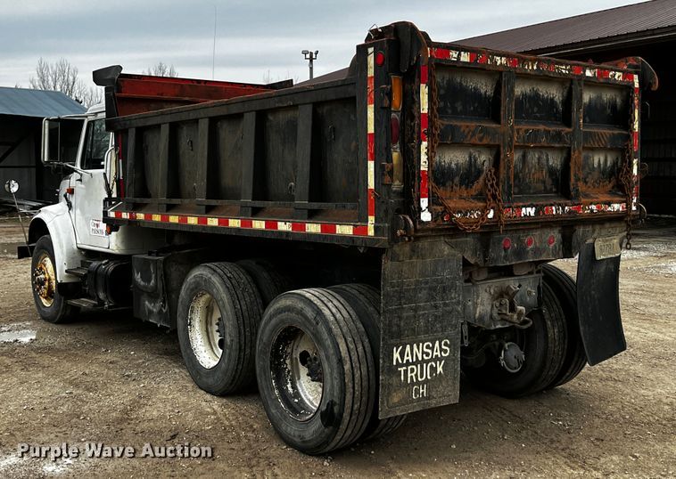 image for item JH9317 1993 International 4900  dump truck