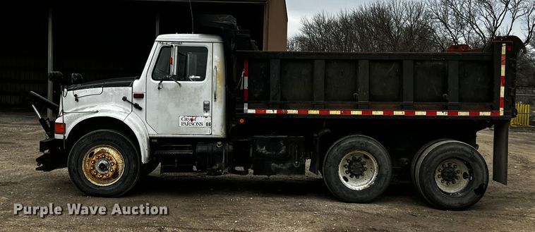 image for item JH9317 1993 International 4900  dump truck