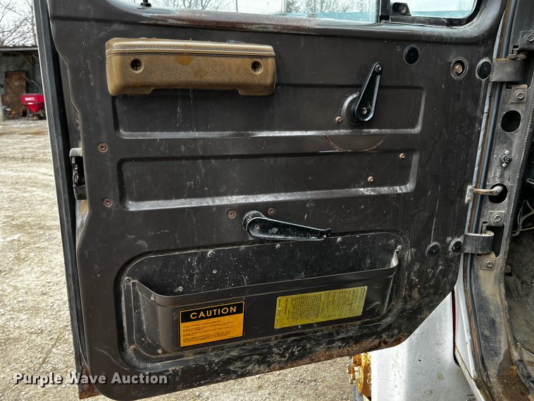 image for item JH9317 1993 International 4900  dump truck