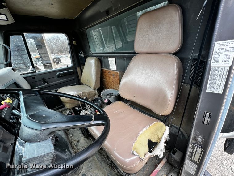 image for item JH9317 1993 International 4900  dump truck