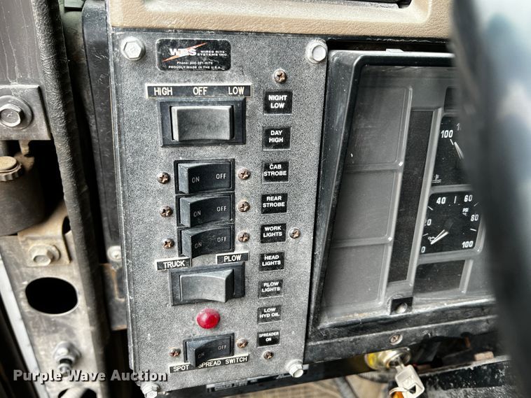 image for item JH9317 1993 International 4900  dump truck