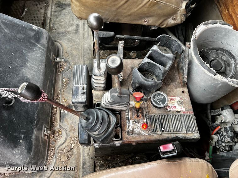 image for item JH9317 1993 International 4900  dump truck