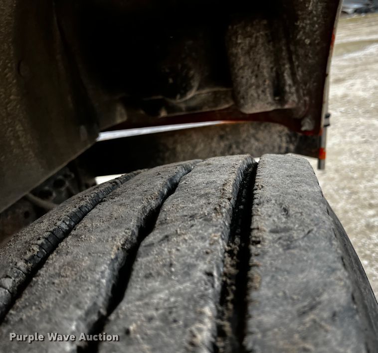 image for item JH9317 1993 International 4900  dump truck