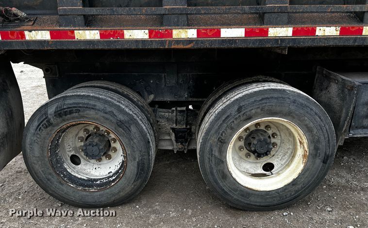 image for item JH9317 1993 International 4900  dump truck