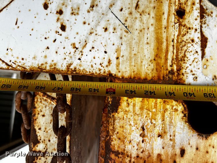 image for item JH9318 2001 International 4900  dump truck