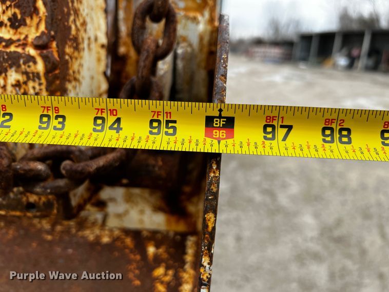 image for item JH9318 2001 International 4900  dump truck