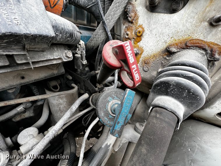 image for item JH9318 2001 International 4900  dump truck