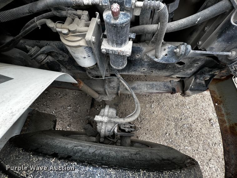 image for item JH9318 2001 International 4900  dump truck