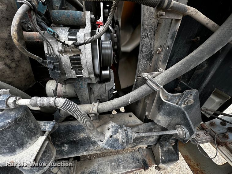 image for item JH9318 2001 International 4900  dump truck