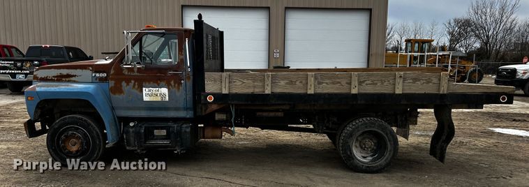 image for item JH9325 1990 Ford F600  flatbed truck