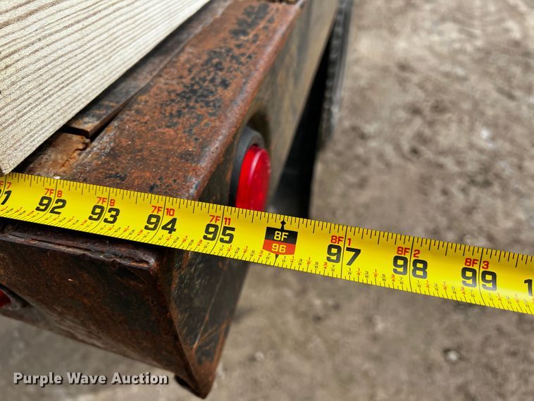 image for item JH9325 1990 Ford F600  flatbed truck