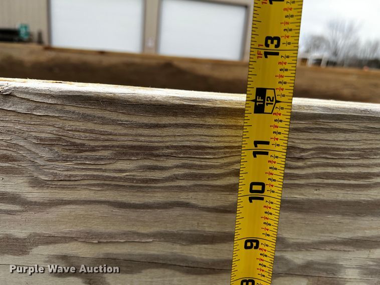 image for item JH9325 1990 Ford F600  flatbed truck