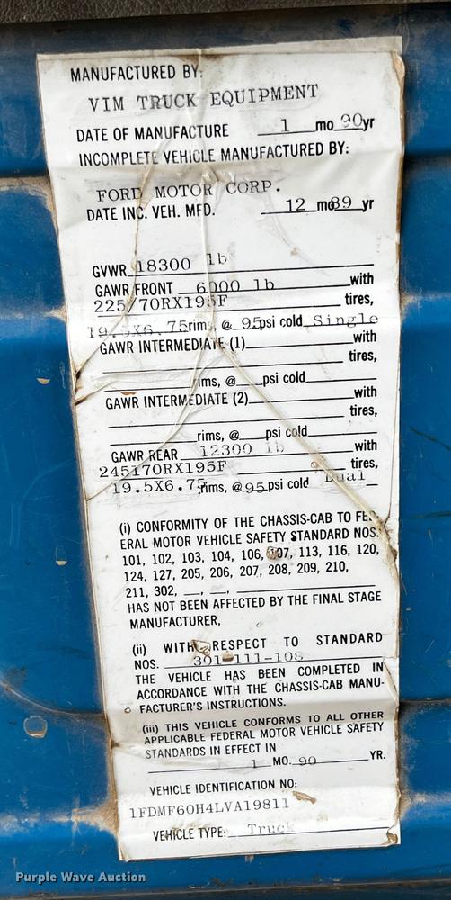 image for item JH9325 1990 Ford F600  flatbed truck