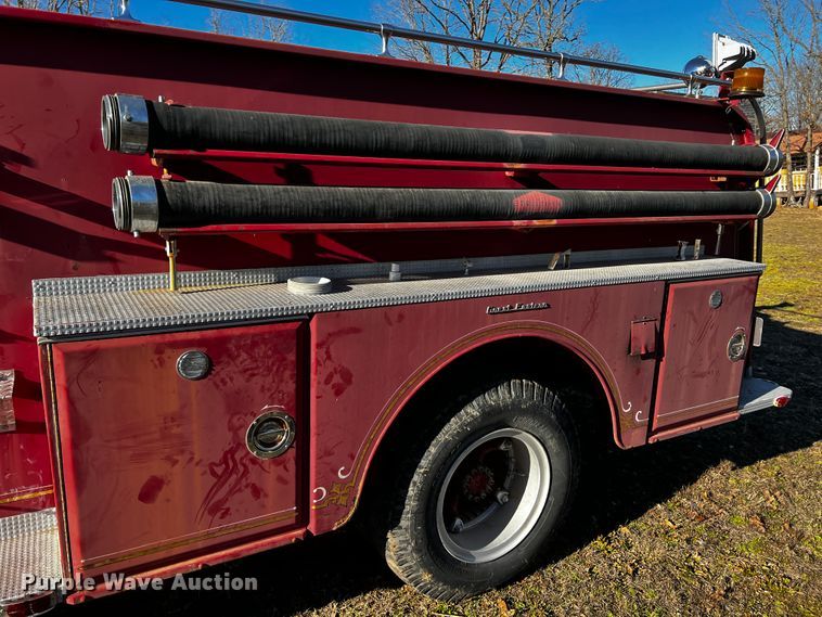image for item JH9359 1966 Ford F800  pumper fire truck