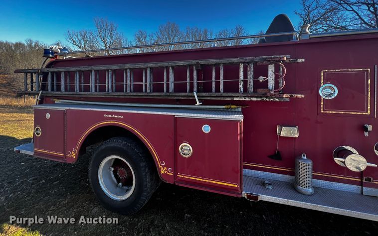image for item JH9359 1966 Ford F800  pumper fire truck