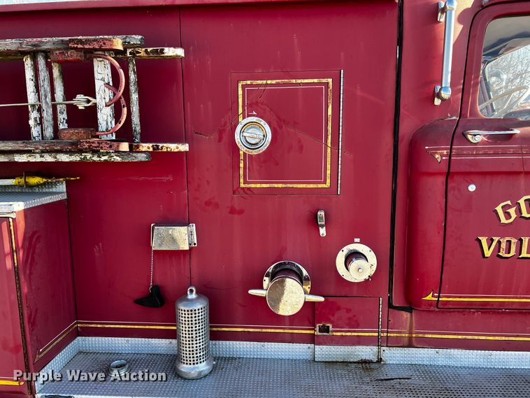 image for item JH9359 1966 Ford F800  pumper fire truck