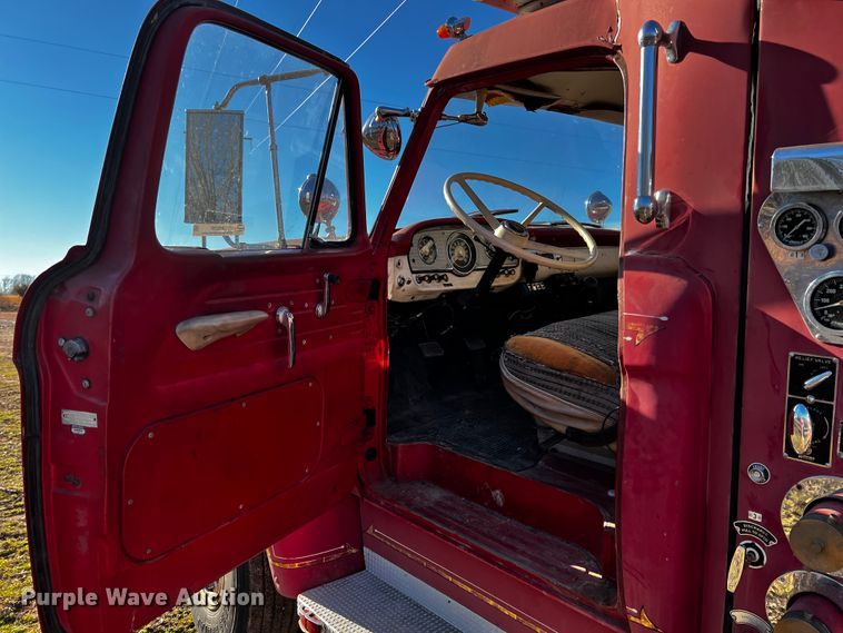 image for item JH9359 1966 Ford F800  pumper fire truck