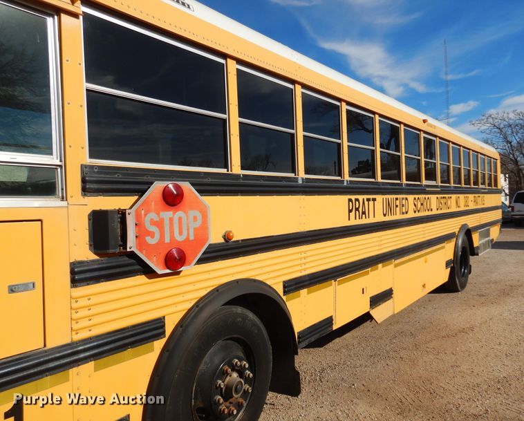 image for item JJ9848 1997 Thomas Built Saf-T-Liner MVP  school bus