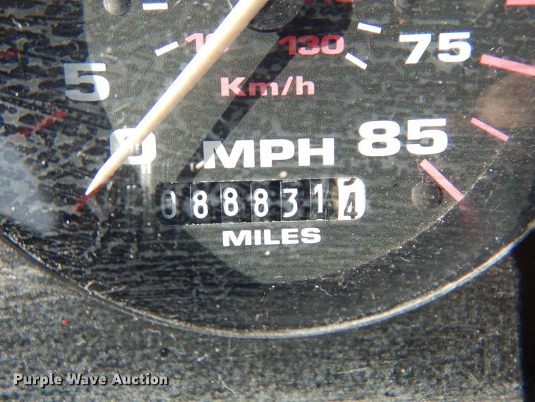 image for item JJ9848 1997 Thomas Built Saf-T-Liner MVP  school bus