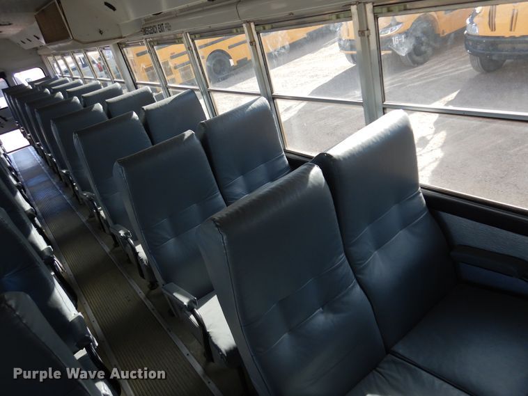 image for item JJ9848 1997 Thomas Built Saf-T-Liner MVP  school bus