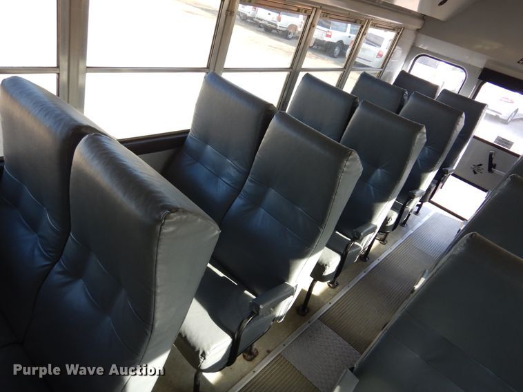 image for item JJ9848 1997 Thomas Built Saf-T-Liner MVP  school bus